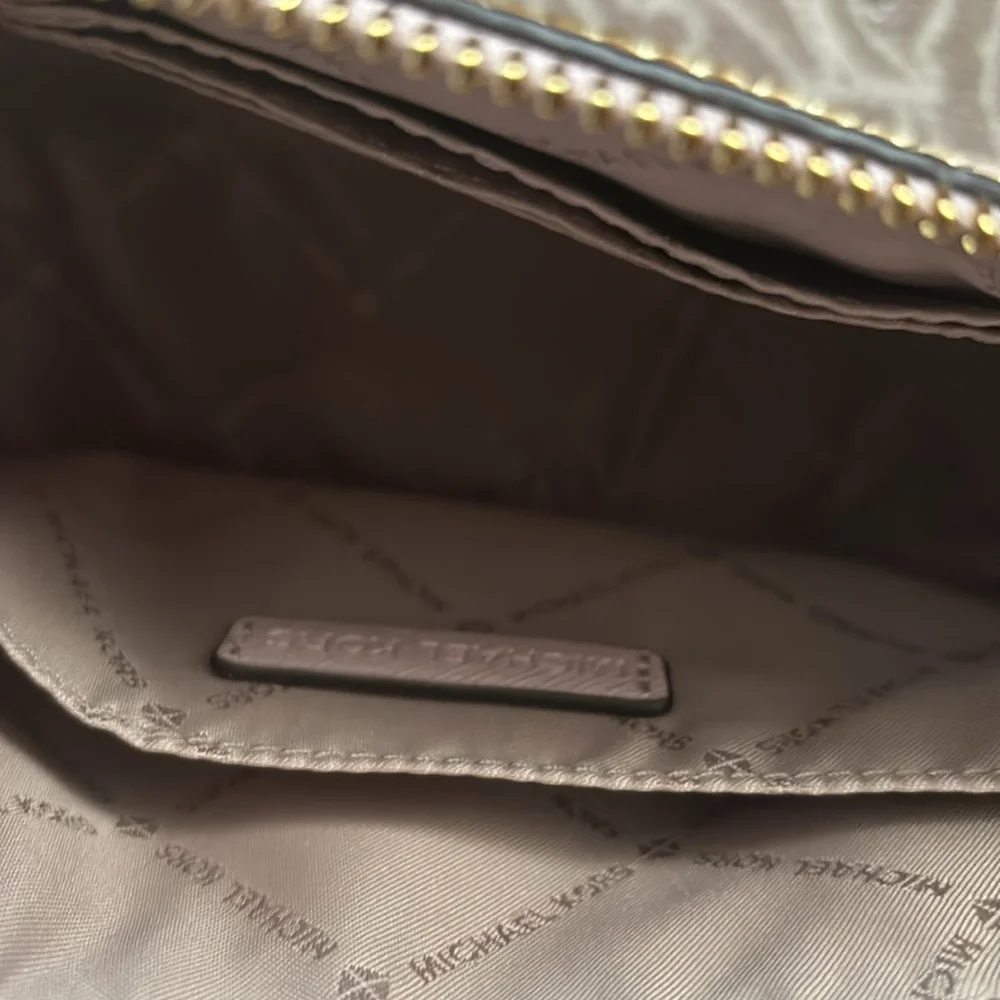 Michael Kors light pink shoulder and crossbody bag - Picture 5 of 6